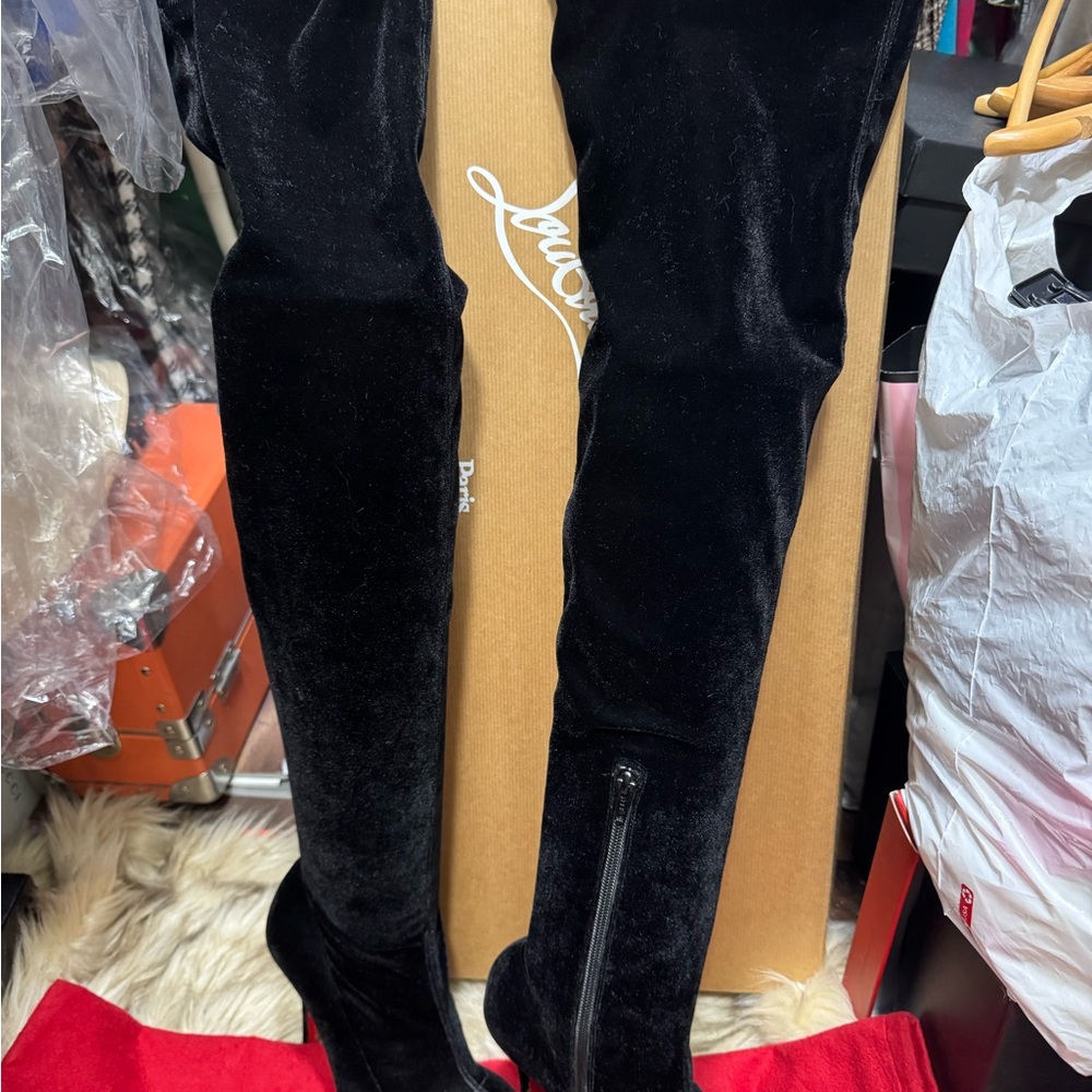 Elegant Black Over-the-Knee Boots